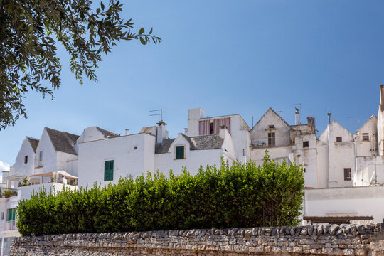 Puglia - Veduta di un caratteristico scorcio di Locorotondo