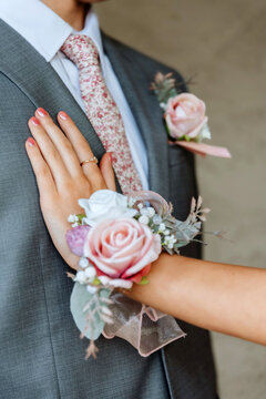 couple with corsage and boutonniere 