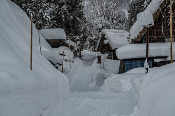 越中五箇山相倉合掌造り集落の雪景色