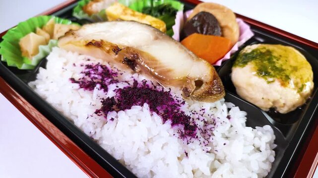 和風弁当　クローズアップ　回転