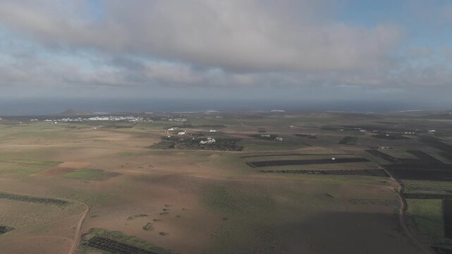 Lanzarote_Tiagua_La_Vegueta_Volcanes_Monta&ntilde;as_verdes_Tinajo_Mu&ntilde;ique_Islas_Canarias_Invierno_humedo