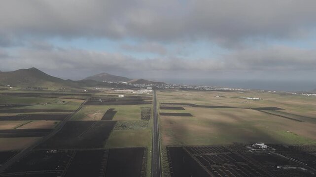 Lanzarote_Tiagua_La_Vegueta_Volcanes_Monta&ntilde;as_verdes_Tinajo_Mu&ntilde;ique_Islas_Canarias_Invierno_humedo