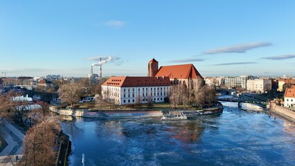 Obraz premium Ostrów Tumski – najstarsza, zabytkowa część Wrocławia, która powstała na ówczesnej wyspie. Wrocław, Dolny Śląsk, Polska, Europa