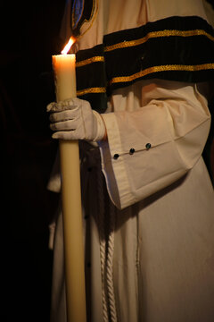 Light and Devotion in the Holy Week Night