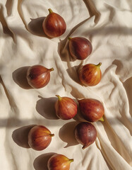 Fresh figs on linen flat lay