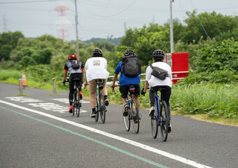 夏の手賀沼を走る