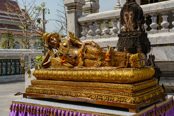 Statue de Bouddha couch&eacute; au Wat Pho