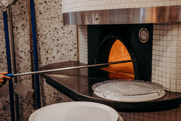 Wypiekanie pizzy w piecu