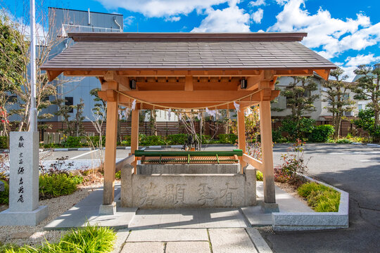 岡山市 青空の岡山神社 手水舎