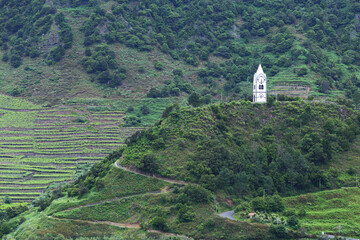 Madera osady wioski miasteczka położone na stokach i dolinach © KoLesfot