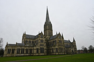 Obraz premium Anglican cathedral in the city of Salisbury, England