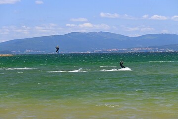 Kitesurfing on the island of Arousa, Galicia, Spain November 14, 2025 © GenadiyGM