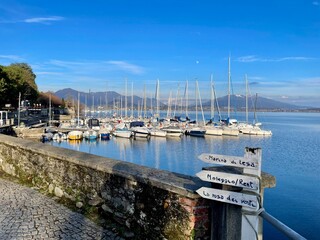 Lesa, la luce invernale sul Lago Maggiore, Piemonte, Italia