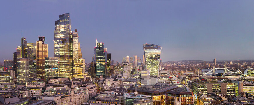 UK, England, London, City pano narr 2025 from St Pauls dusk