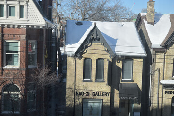 Naklejka premium view of Bau-Xi Gallery (340 Dundas St W) from the Art Gallery of Ontario, Toronto