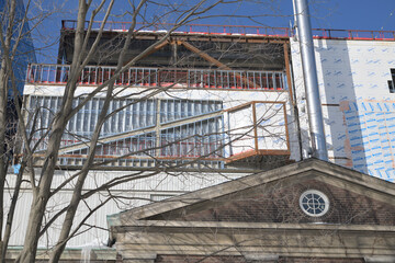 Obraz premium south facing side of Dani Reiss Modern and Contemporary Gallery at the Art Gallery of Ontario, designed by Selldorf Architects (and Diamond Schmitt), from Grange Park, Toronto