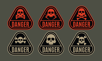 Obraz premium Danger Skull Warning Alert Sticker Triangle Badges
