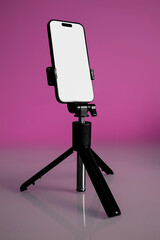 Celular en un trípode para influencer © Armando