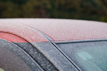 凍り付いた車のボディ　寒冷地