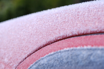 凍り付いた車のボディ　寒冷地