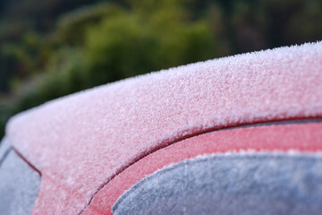 凍り付いた車のボディ　寒冷地
