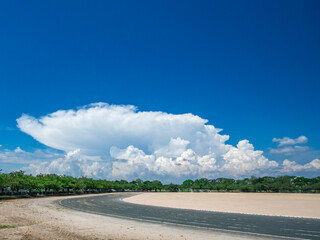 田舎の夏と入道雲