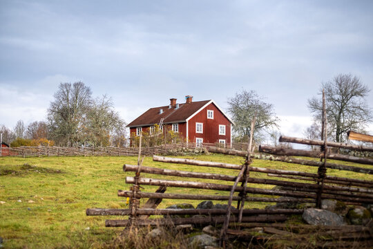 Old style Swedish fence G&auml;rdsg&aring;rd