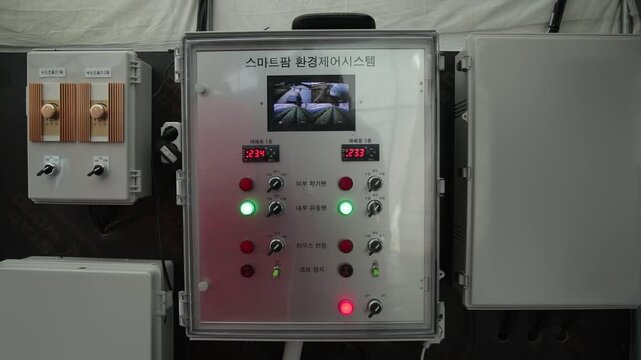 스마트팜작동패널(농사+비닐하우스+온도+기계+농장+전자+기술)