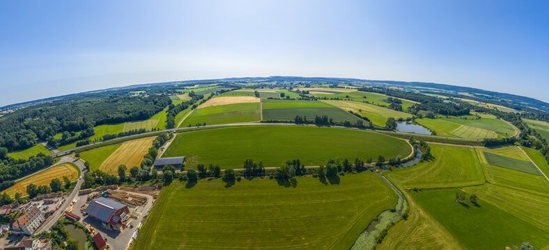 Das Jagsttal rund um Schwabsberg im w&uuml;rttembergischen Ostalbkreis aus der Vogelperspektive