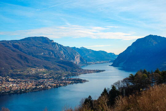 Scenic View of Lake Como&rsquo;s Lecco Branch with Mountains and Towns