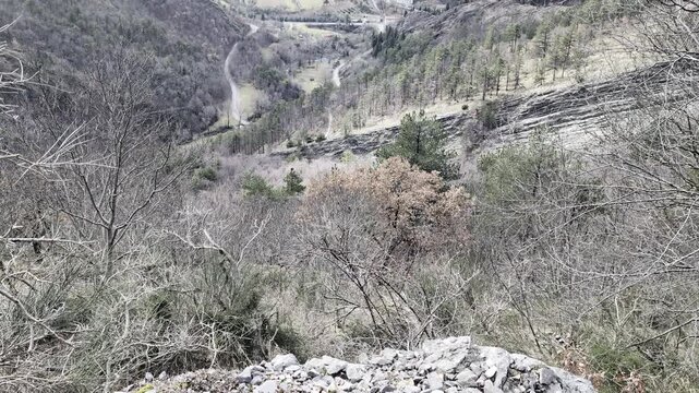 Vista dalla cima della montagna della valle