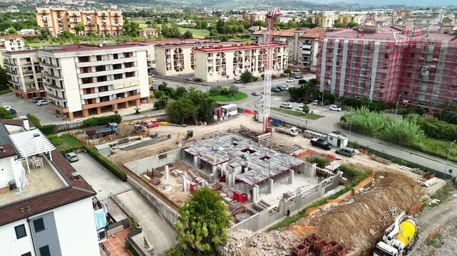 drone, immagini di cantiere in costruzione in citt&agrave;. Campania. Italia