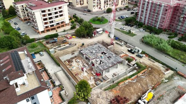 drone, immagini di cantiere in costruzione in citt&agrave;. Campania. Italia