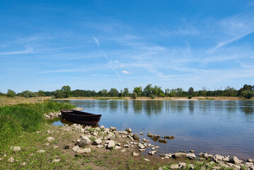 Sommer 2022 an der Elbe in Sachsen-Anhalt	