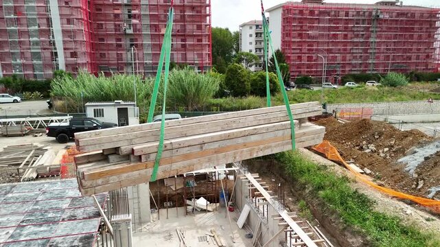 drone, immagini di cantiere in costruzione in citt&agrave;. Campania. Italia