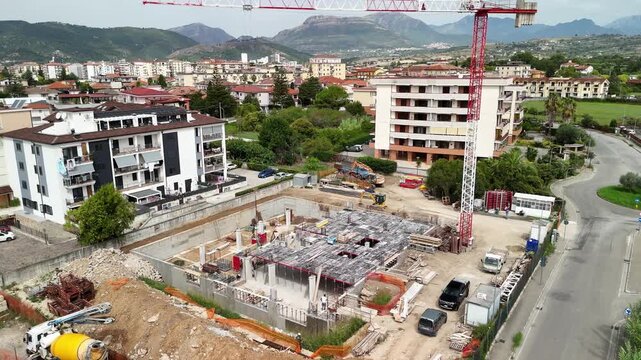 drone, immagini di cantiere in costruzione in citt&agrave;. Campania. Italia