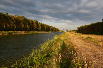 Sommerabend am Niederfinow Kanal	
