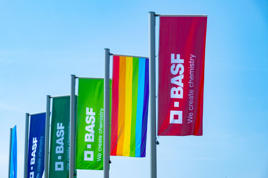 BASF SE Chemiekonzern, Industrial Complex, multinational chemical business with flags flying, German chemical factory, European Industrial Site Branding, manufacturer Ludwigshafen, Germany