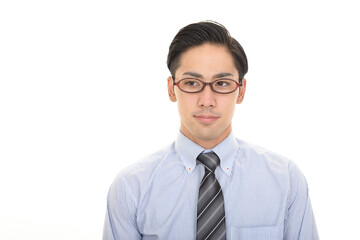 考え事をするビジネスマン