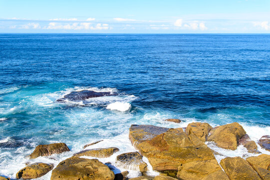 オーストラリアのシドニー近郊にある有名なボンダイビーチの美しい風景Beautiful scenery of the famous Bondi Beach near Sydney, Australia