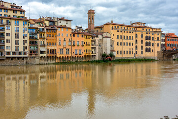 Fototapeta premium Florence medieval architecture along Arno river, Italy
