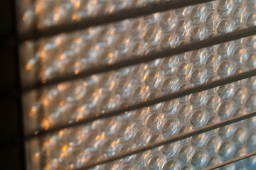 틈새로 비춰지는 빛