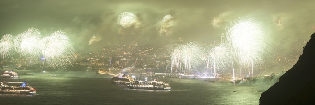 New Year's Eve fireworks, dusk, Atlantic Ocean, harbour with cruise ships, Funchal, Madeira, Portugal