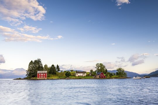 Omaholmen Island in Hardangerfjord, small island with colourful houses, Hardanger region, Vestland, Norway
