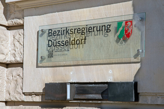 Hausschild und Briefkasten der Bezirksregierung D&uuml;sseldorf, an der Cecilienallee 2, 40474 D&uuml;sseldorf, Editorial Content