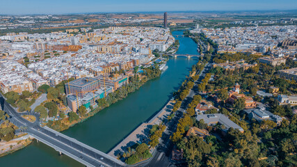 Obraz premium beautiful postcard of seville spain in the morning between houses, buildings, culture, history in the morning
