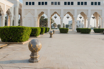 Dziedziniec w pałacu prezydenta Abu Zabi © witan