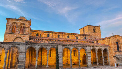 Obraz premium Basilica of Saint Vincent of Avila