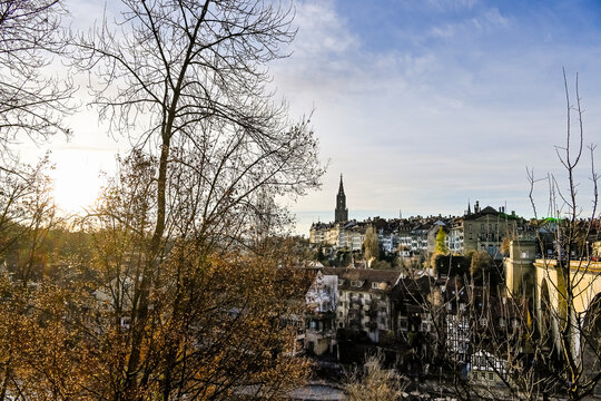 Bern, Berner M&uuml;nster, Kirche, Nydeggbr&uuml;cke, Altstadt, Stadt, Altstadth&auml;user, historische Gassen, Winter, Wintertag, Weihnachten,  Abendsonne, Schweiz