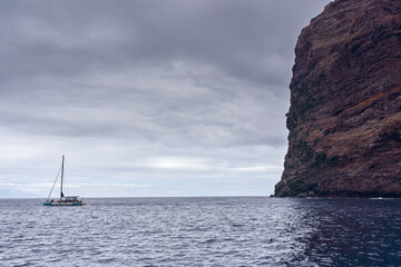 Boats at Los Gigantes cliffs
